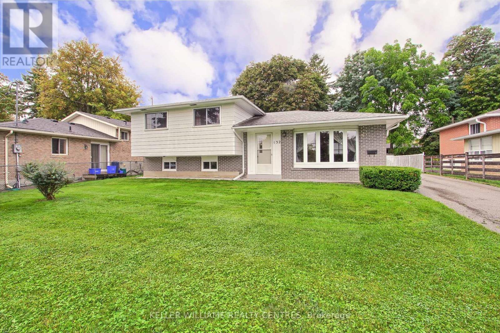 132 Peter Street, East Gwillimbury, Ontario  L9N 1K9 - Photo 5 - N12428175