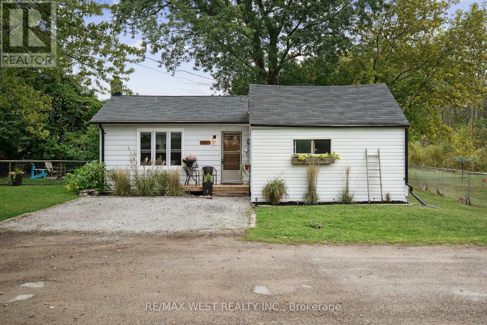 10 PATTY LANE, Georgina, Ontario