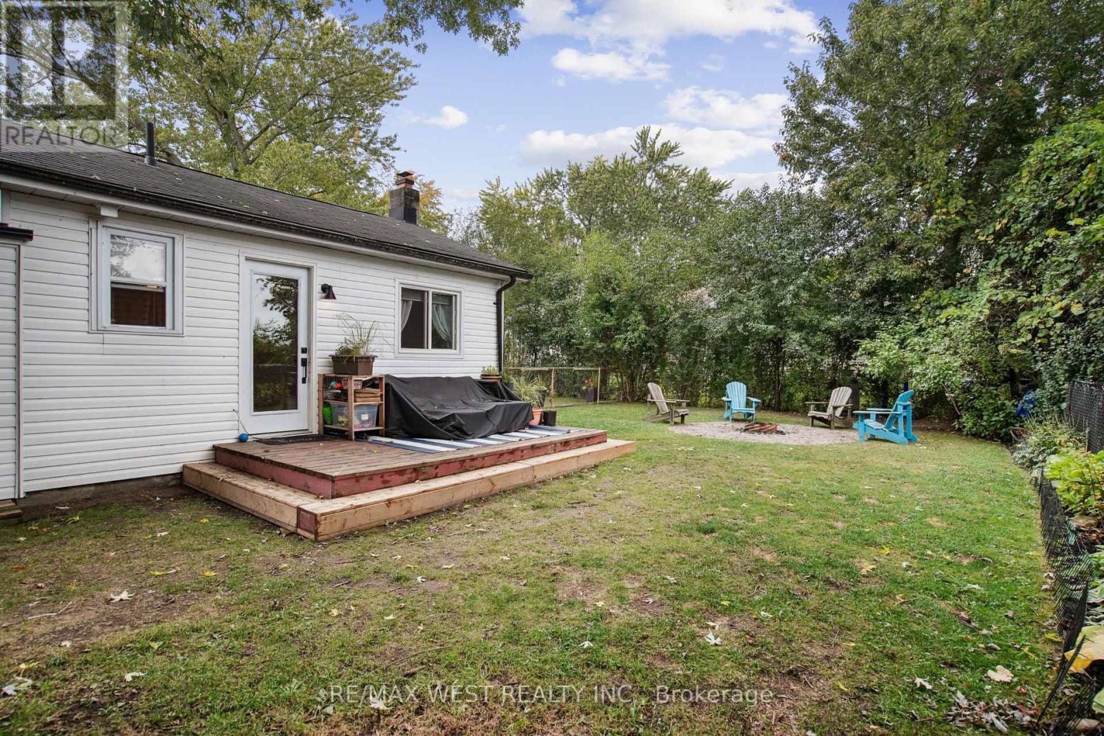 10 Patty Lane, Georgina, Ontario  L0E 1S0 - Photo 10 - N12428197