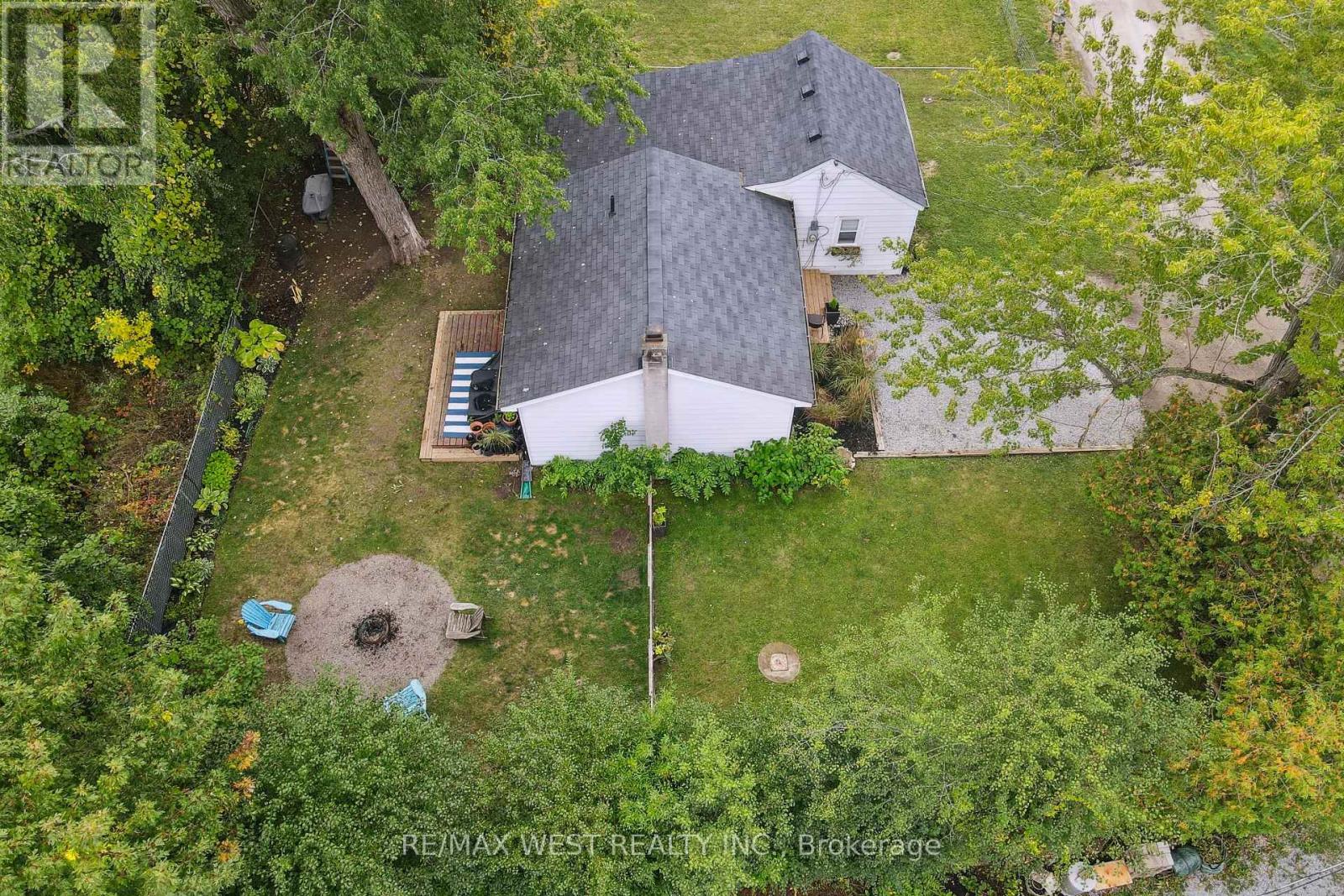 10 Patty Lane, Georgina, Ontario  L0E 1S0 - Photo 12 - N12428197