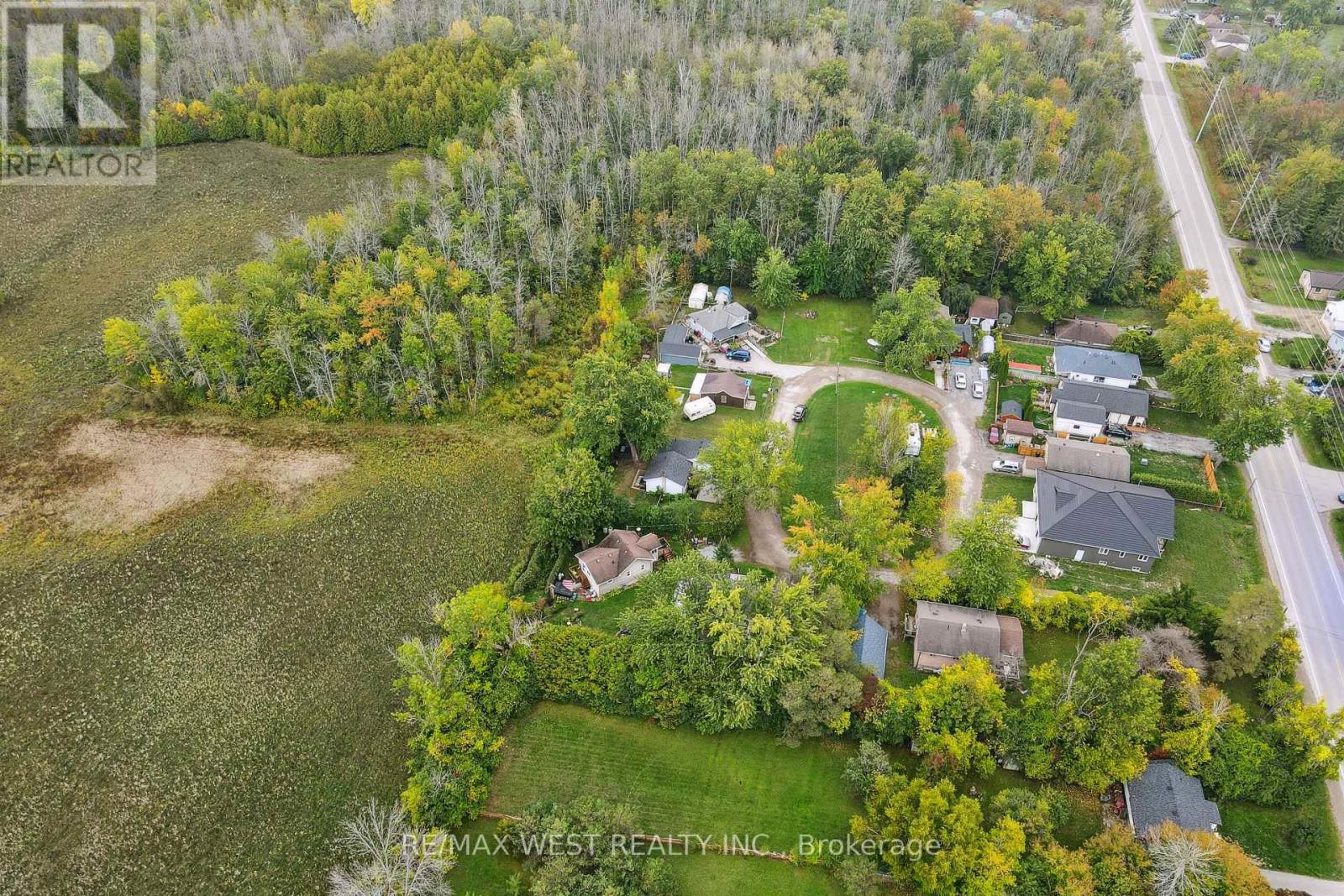 10 Patty Lane, Georgina, Ontario  L0E 1S0 - Photo 13 - N12428197