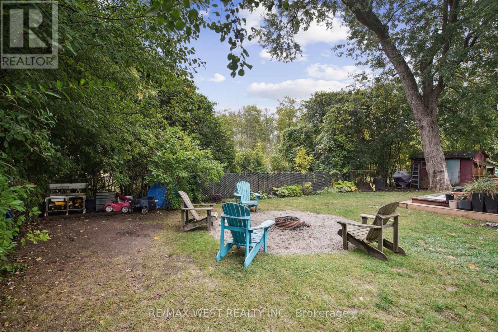 10 Patty Lane, Georgina, Ontario  L0E 1S0 - Photo 8 - N12428197
