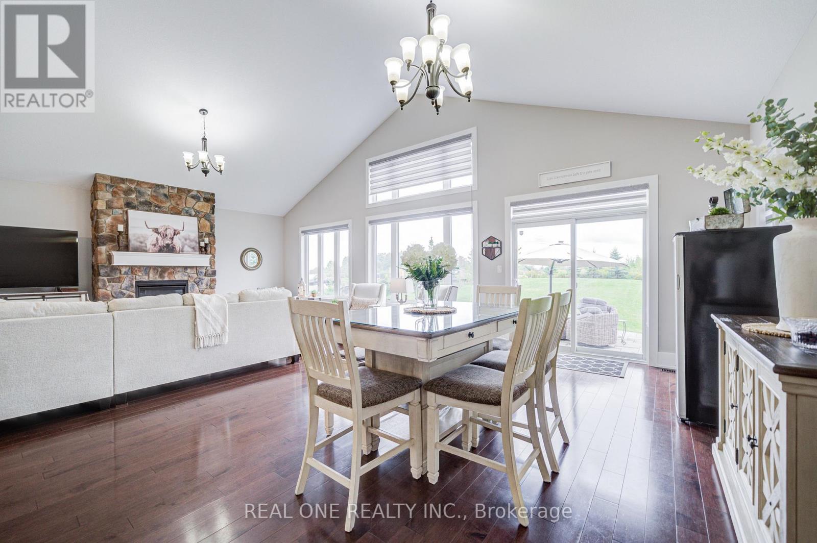 295 Sunnybrae Avenue, Innisfil, Ontario  L9S 0K9 - Photo 14 - N12428262