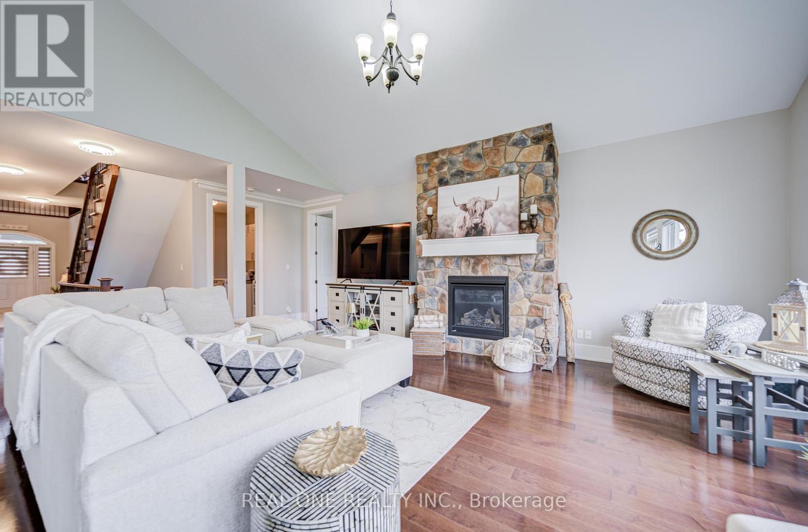 295 Sunnybrae Avenue, Innisfil, Ontario  L9S 0K9 - Photo 19 - N12428262