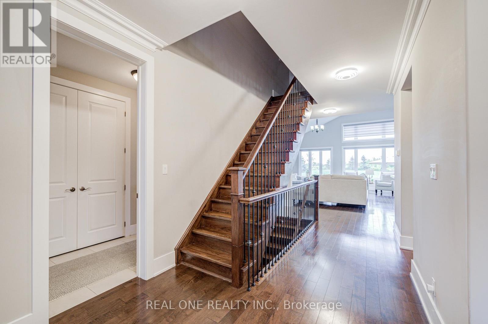 295 Sunnybrae Avenue, Innisfil, Ontario  L9S 0K9 - Photo 8 - N12428262