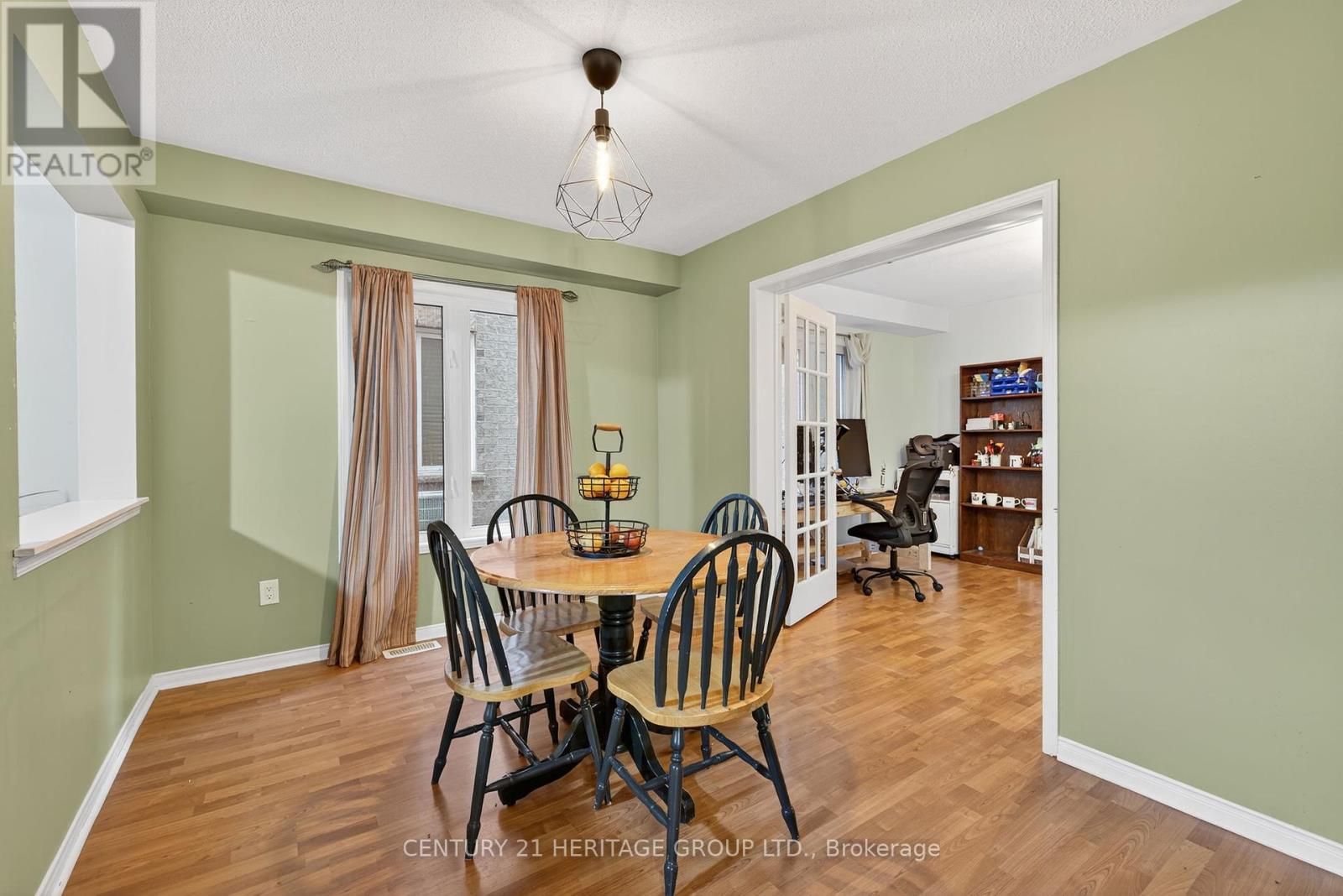 5 Booth Street, Bradford West Gwillimbury, Ontario  L3Z 0A3 - Photo 13 - N12428267
