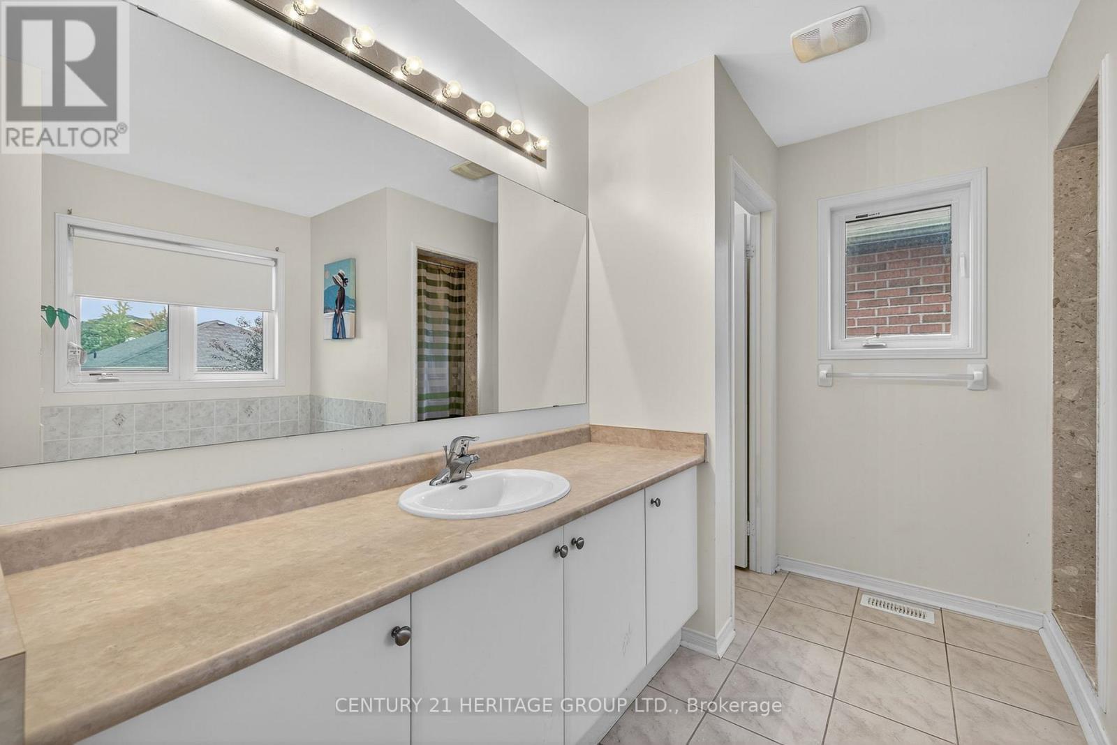 5 Booth Street, Bradford West Gwillimbury, Ontario  L3Z 0A3 - Photo 26 - N12428267