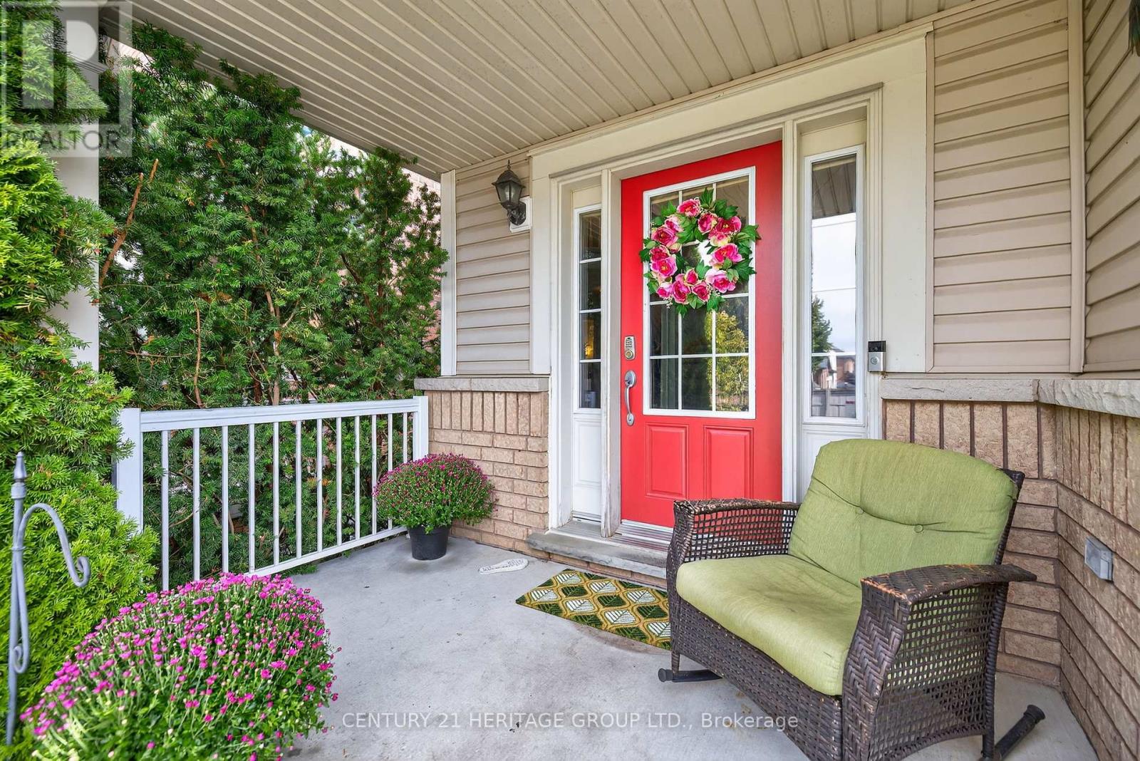 5 Booth Street, Bradford West Gwillimbury, Ontario  L3Z 0A3 - Photo 3 - N12428267
