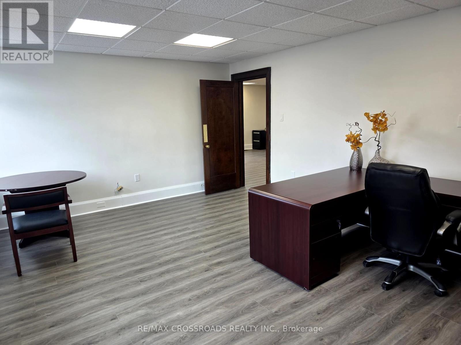 4 - 15221 Yonge Street, Aurora, Ontario  L4G 1L8 - Photo 17 - N12428299