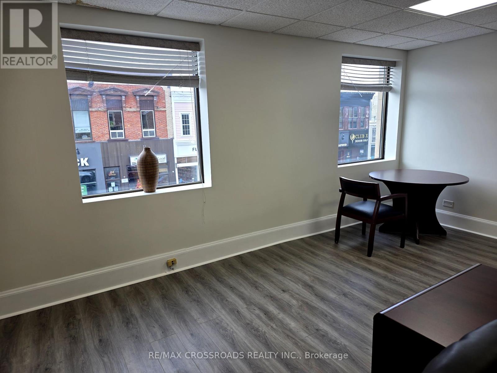 4 - 15221 Yonge Street, Aurora, Ontario  L4G 1L8 - Photo 18 - N12428299