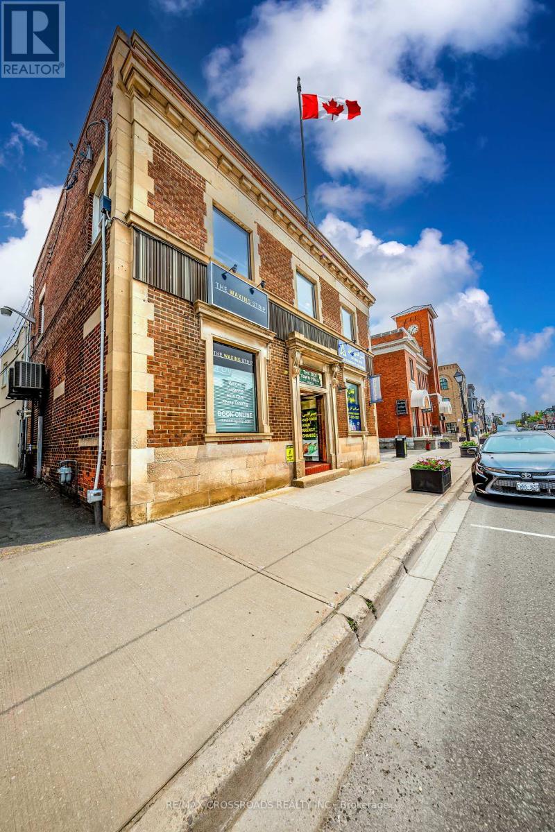 4 - 15221 Yonge Street, Aurora, Ontario  L4G 1L8 - Photo 3 - N12428299