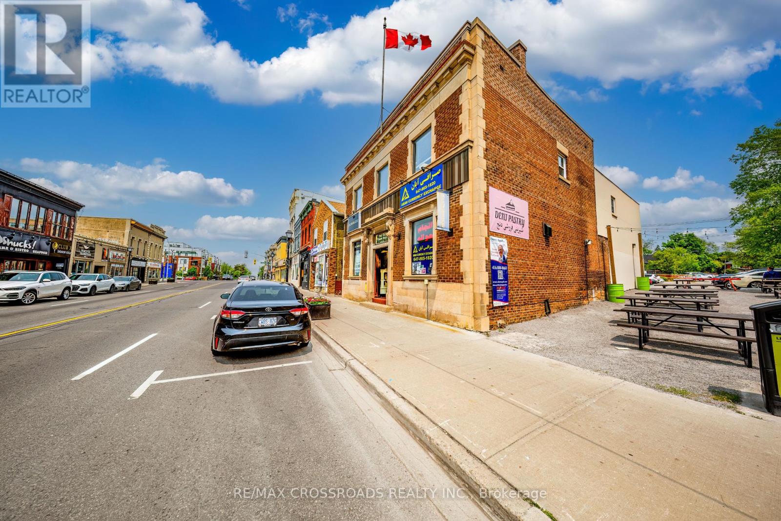 4 - 15221 Yonge Street, Aurora, Ontario  L4G 1L8 - Photo 4 - N12428299