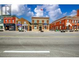 4 - 15221 YONGE STREET, Aurora, Ontario