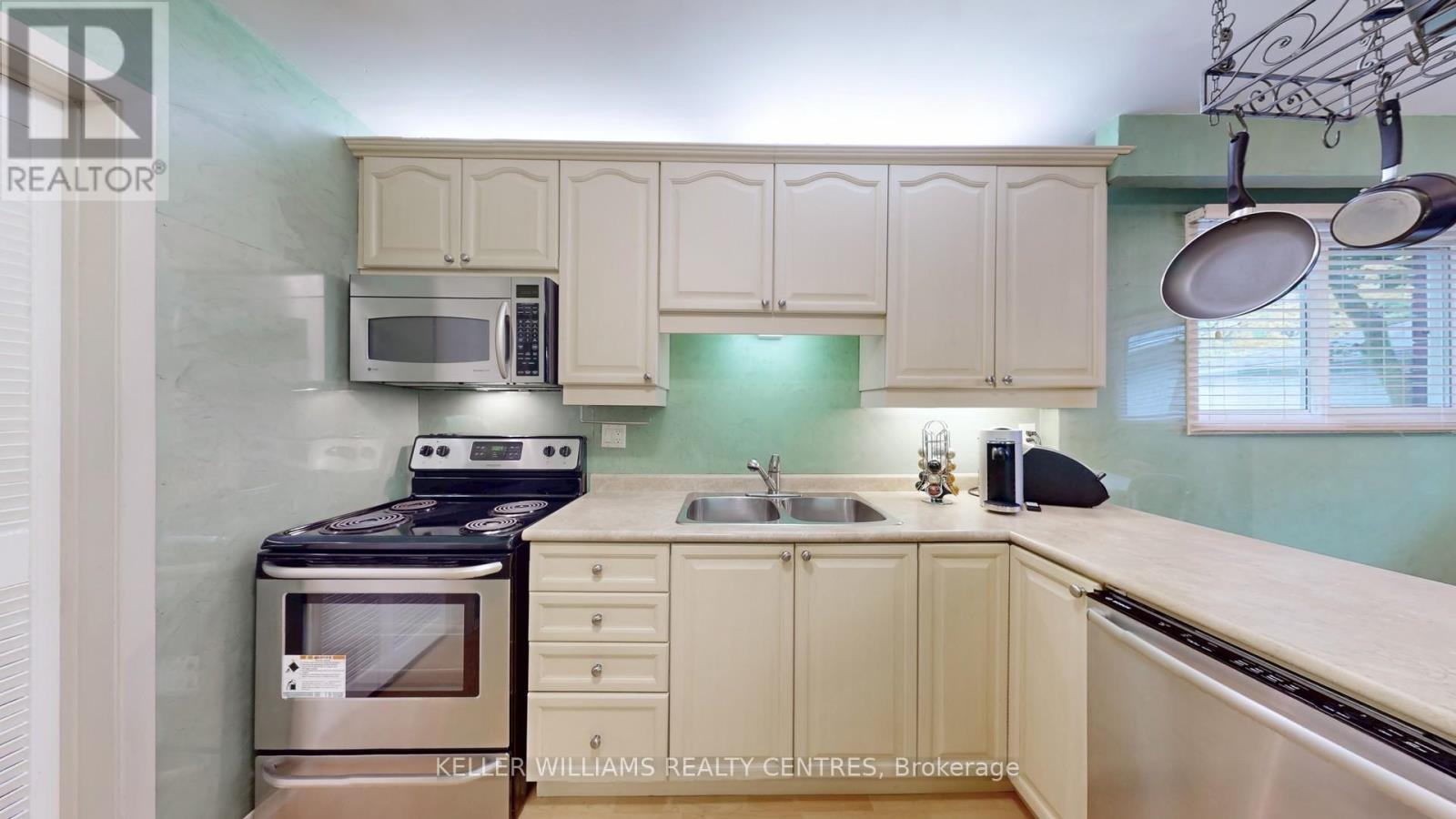 22 Coral Harbour Crescent, Markham, Ontario  L3T 2Z7 - Photo 10 - N12428319