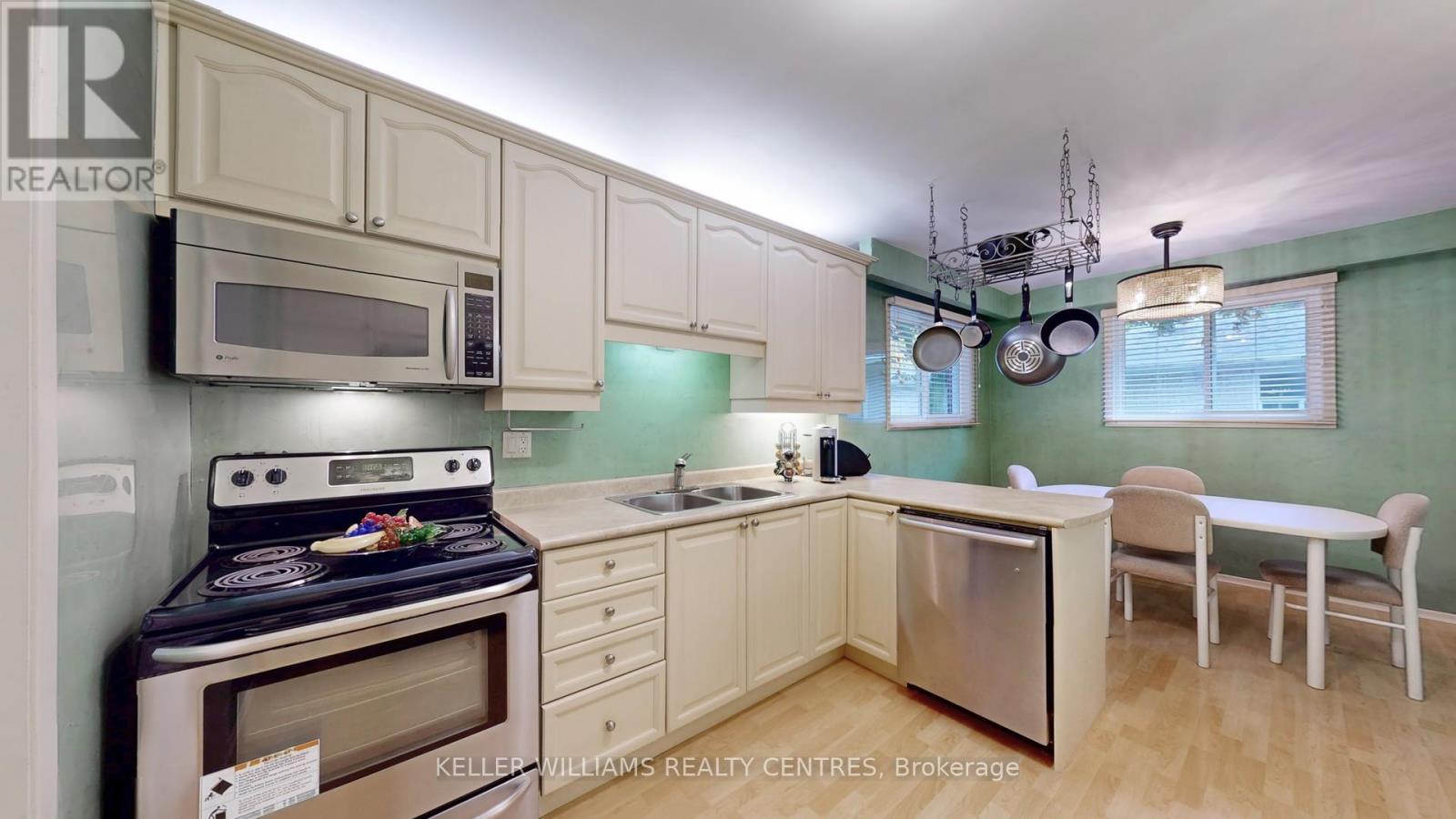 22 Coral Harbour Crescent, Markham, Ontario  L3T 2Z7 - Photo 11 - N12428319