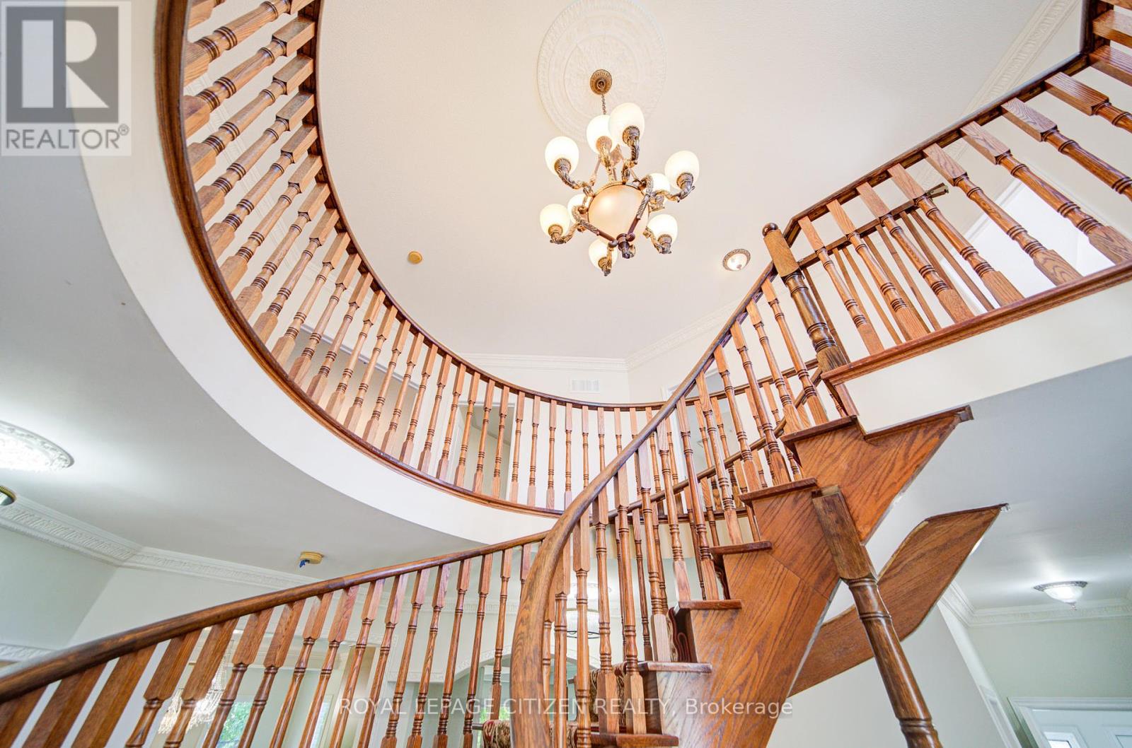 180 Kimber Crescent, Vaughan, Ontario  L4L 9K3 - Photo 4 - N12427788