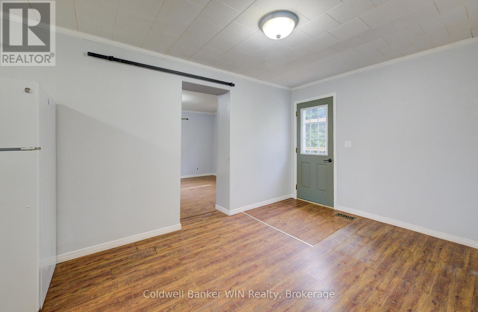 441 Waterloo Street, Wellington North, Ontario  N0G 2L3 - Photo 13 - X12425427