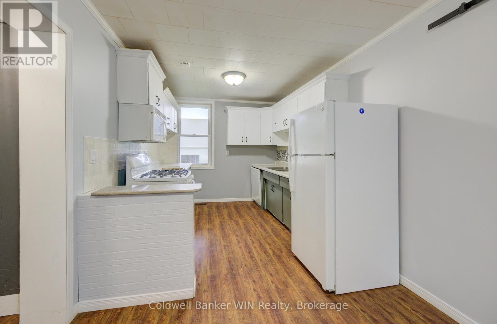 441 Waterloo Street, Wellington North, Ontario  N0G 2L3 - Photo 15 - X12425427