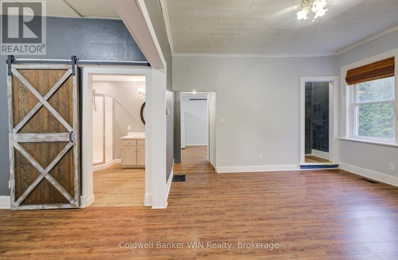 441 Waterloo Street, Wellington North, Ontario  N0G 2L3 - Photo 12 - X12425427