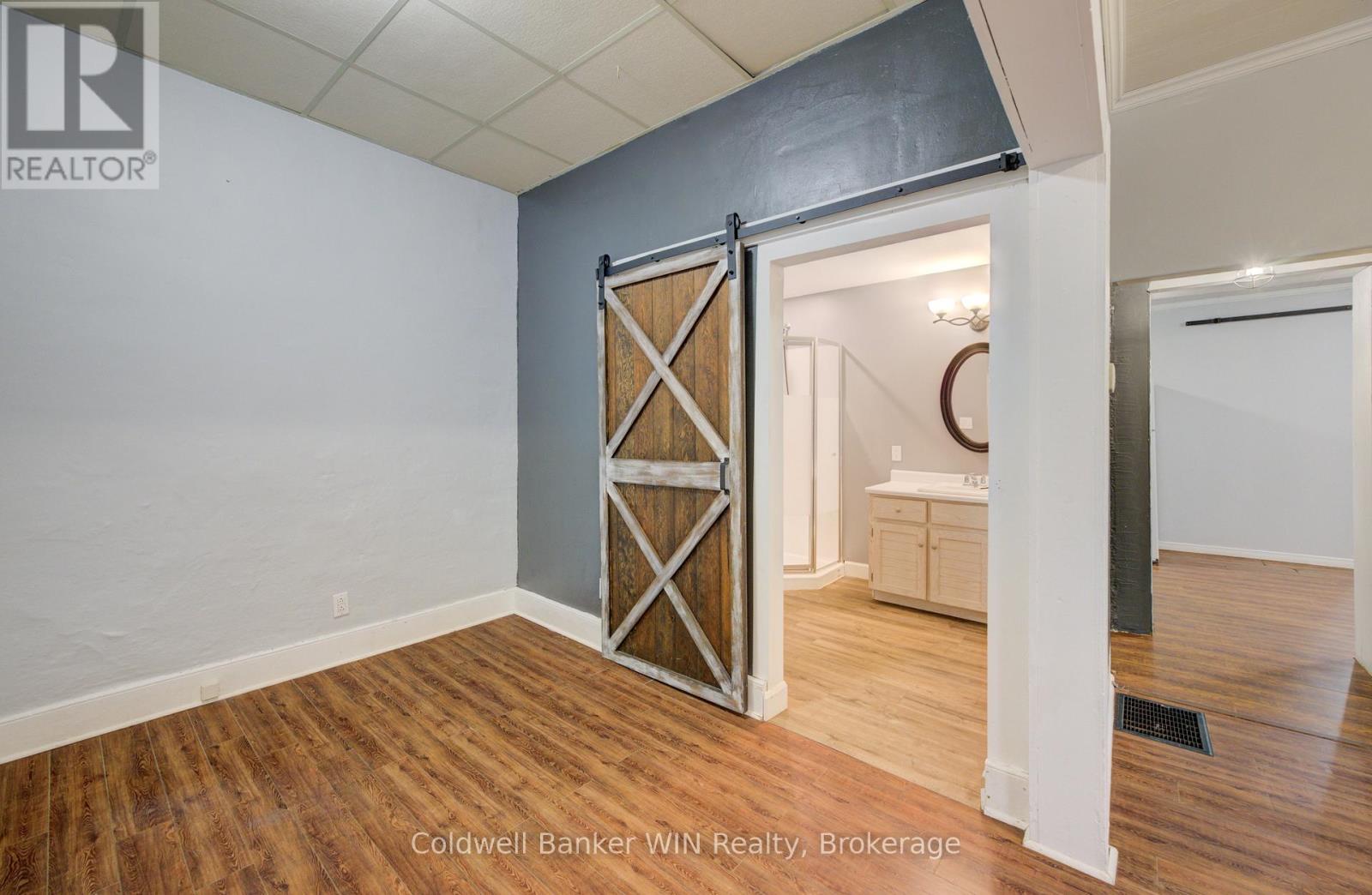 441 Waterloo Street, Wellington North, Ontario  N0G 2L3 - Photo 10 - X12425427