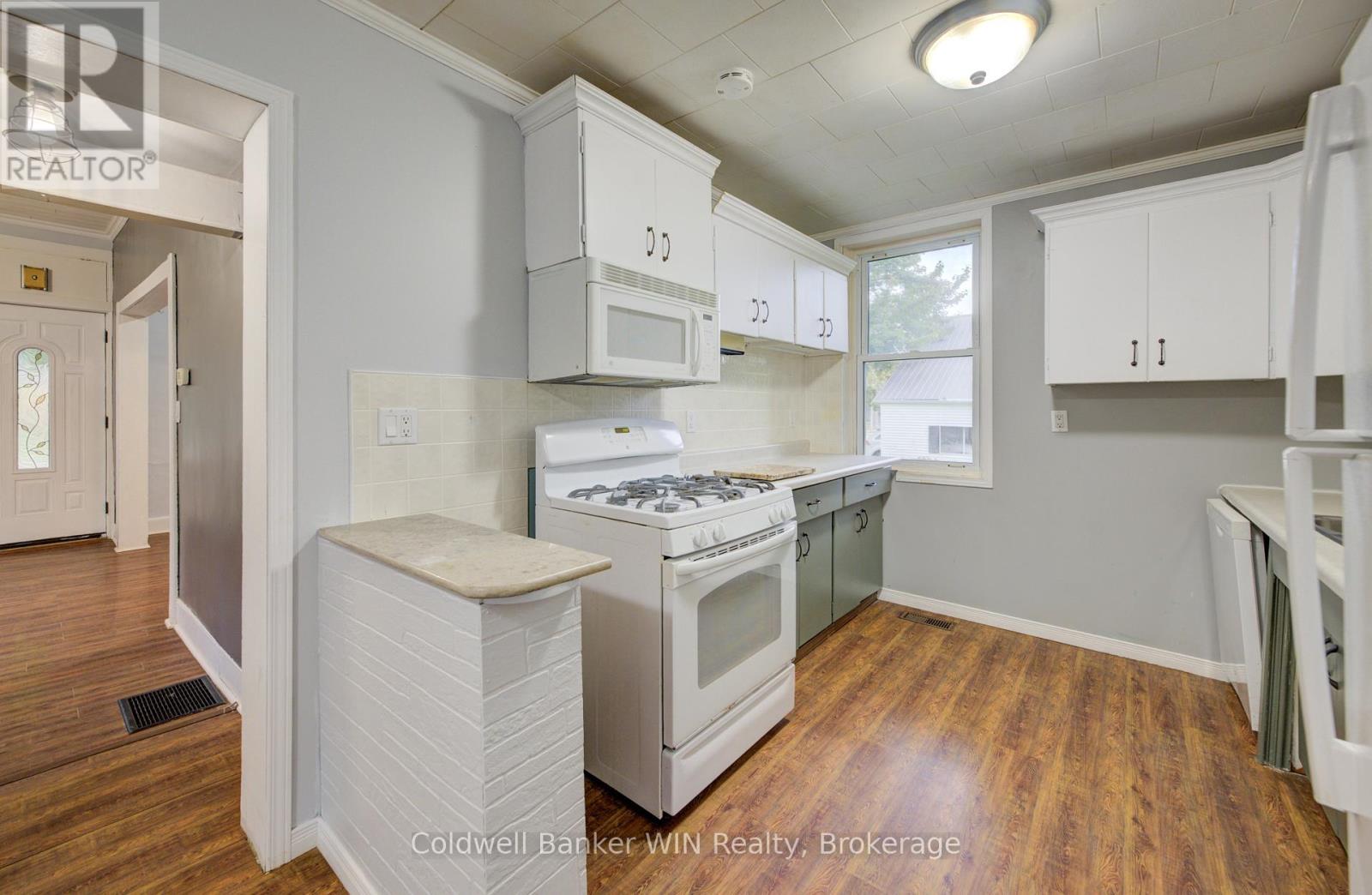 441 Waterloo Street, Wellington North, Ontario  N0G 2L3 - Photo 17 - X12425427