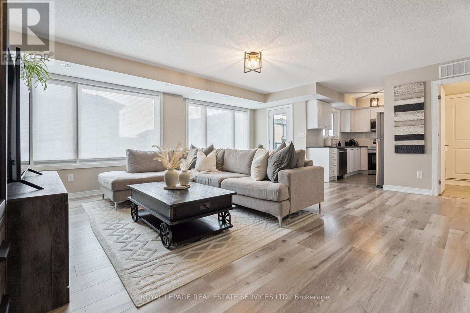 115 Appletree Lane, Barrie, Ontario  L9J 0P1 - Photo 2 - S12428157