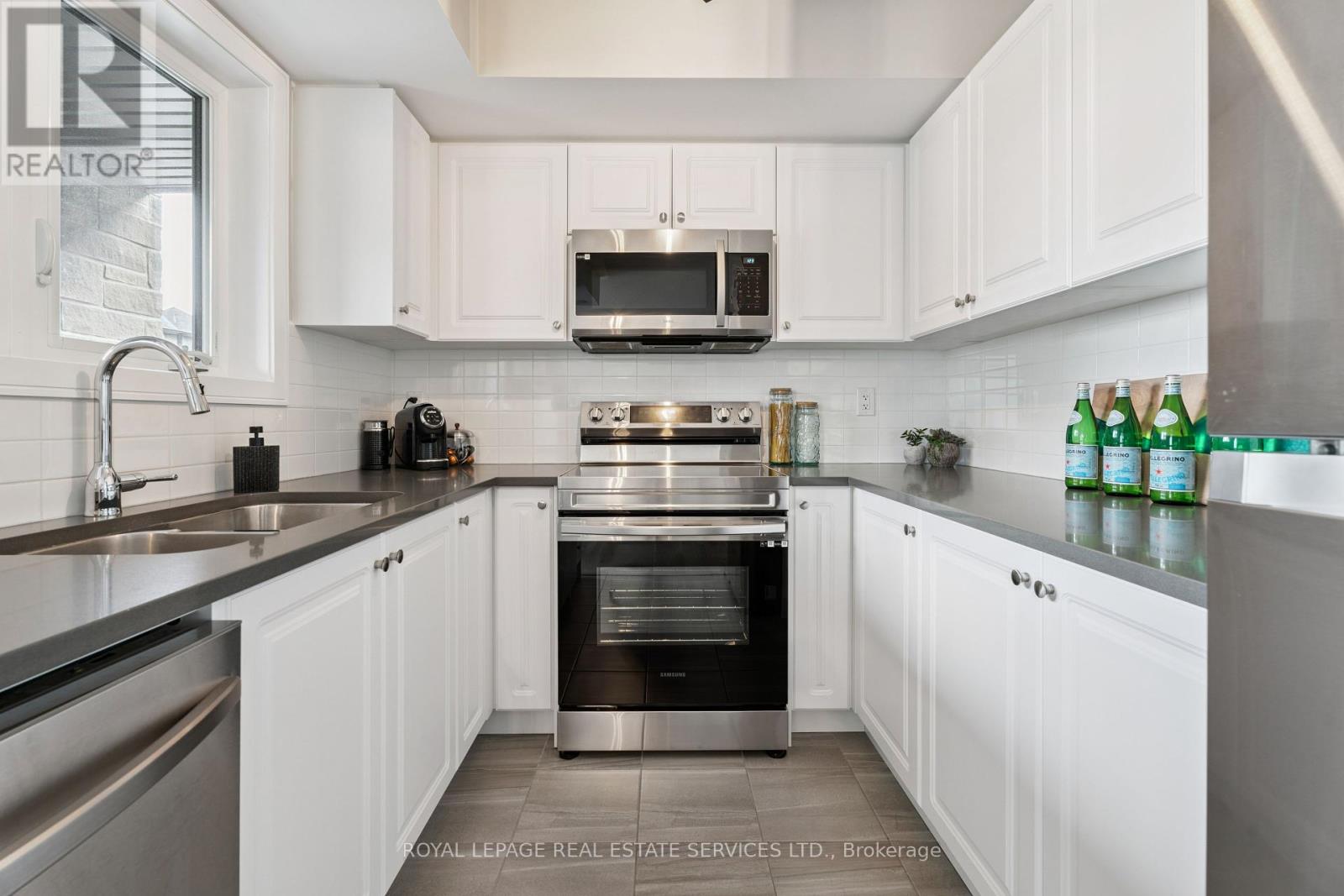 115 Appletree Lane, Barrie, Ontario  L9J 0P1 - Photo 6 - S12428157