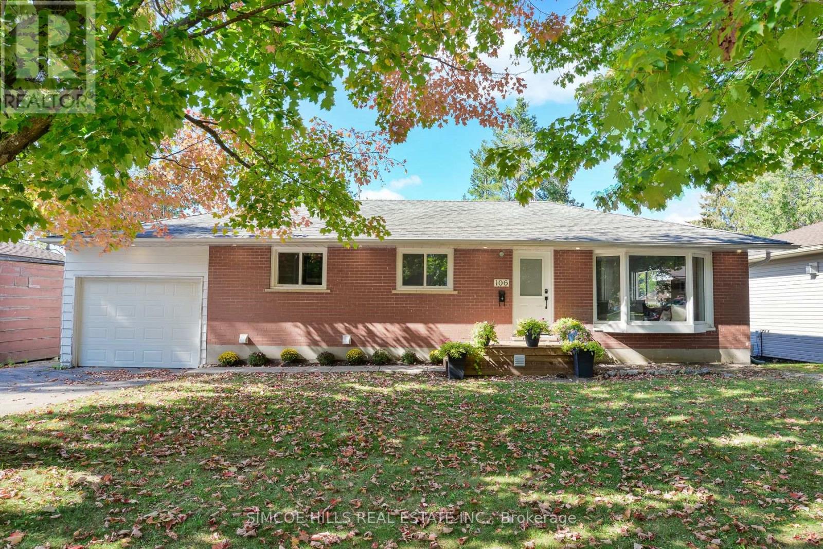 106 North Street W, Orillia, Ontario  L3V 3S8 - Photo 1 - S12428198