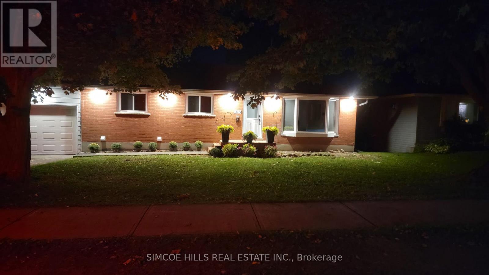106 North Street W, Orillia, Ontario  L3V 3S8 - Photo 2 - S12428198