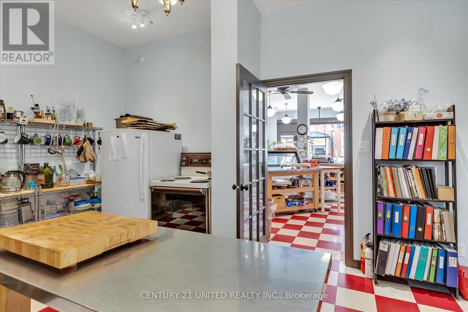 330-334 Charlotte Street W, Peterborough, Ontario  K9J 2V9 - Photo 37 - X12217581