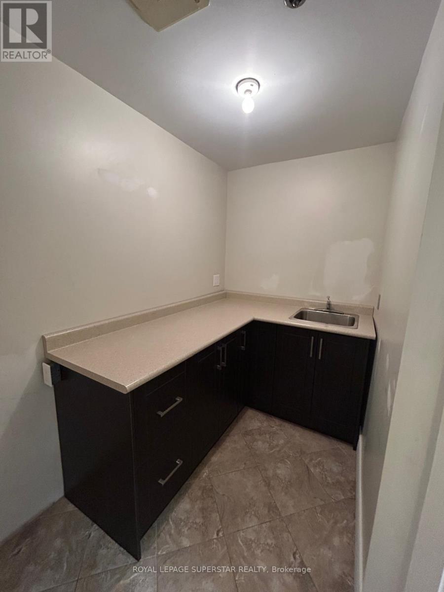 22 Good Mark Place, Toronto, Ontario  M9W 6R2 - Photo 5 - W12428178