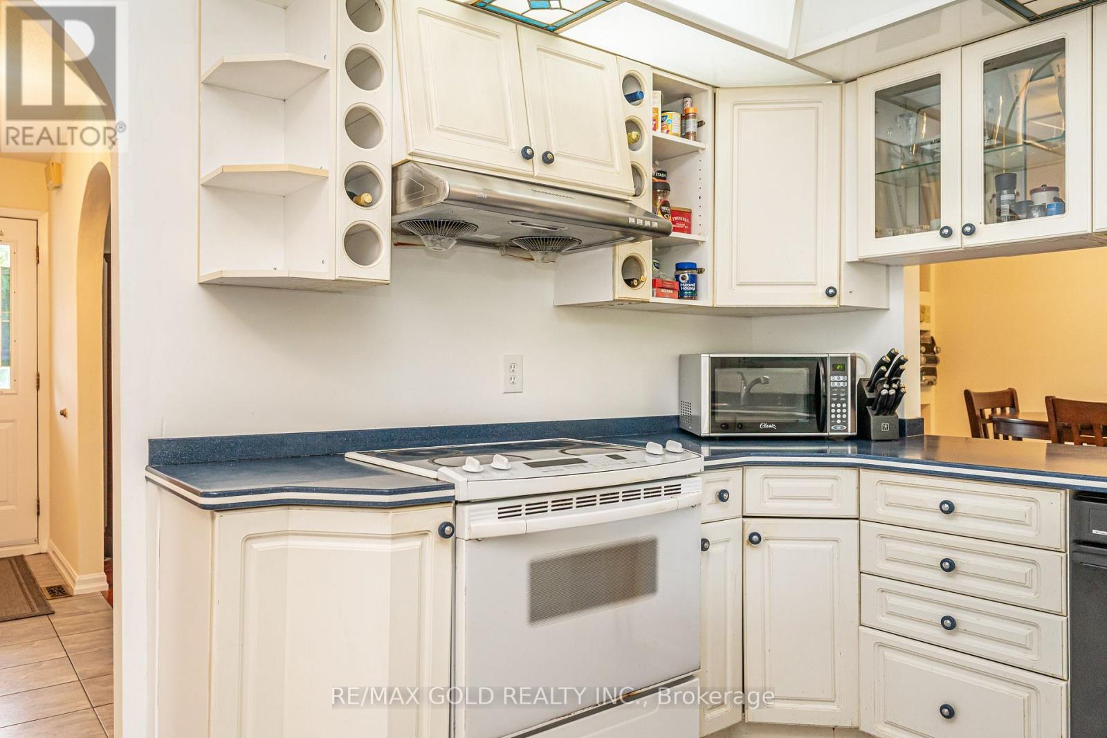 12 Lorraine Crescent, Brampton, Ontario  L6S 2R7 - Photo 15 - W12428209