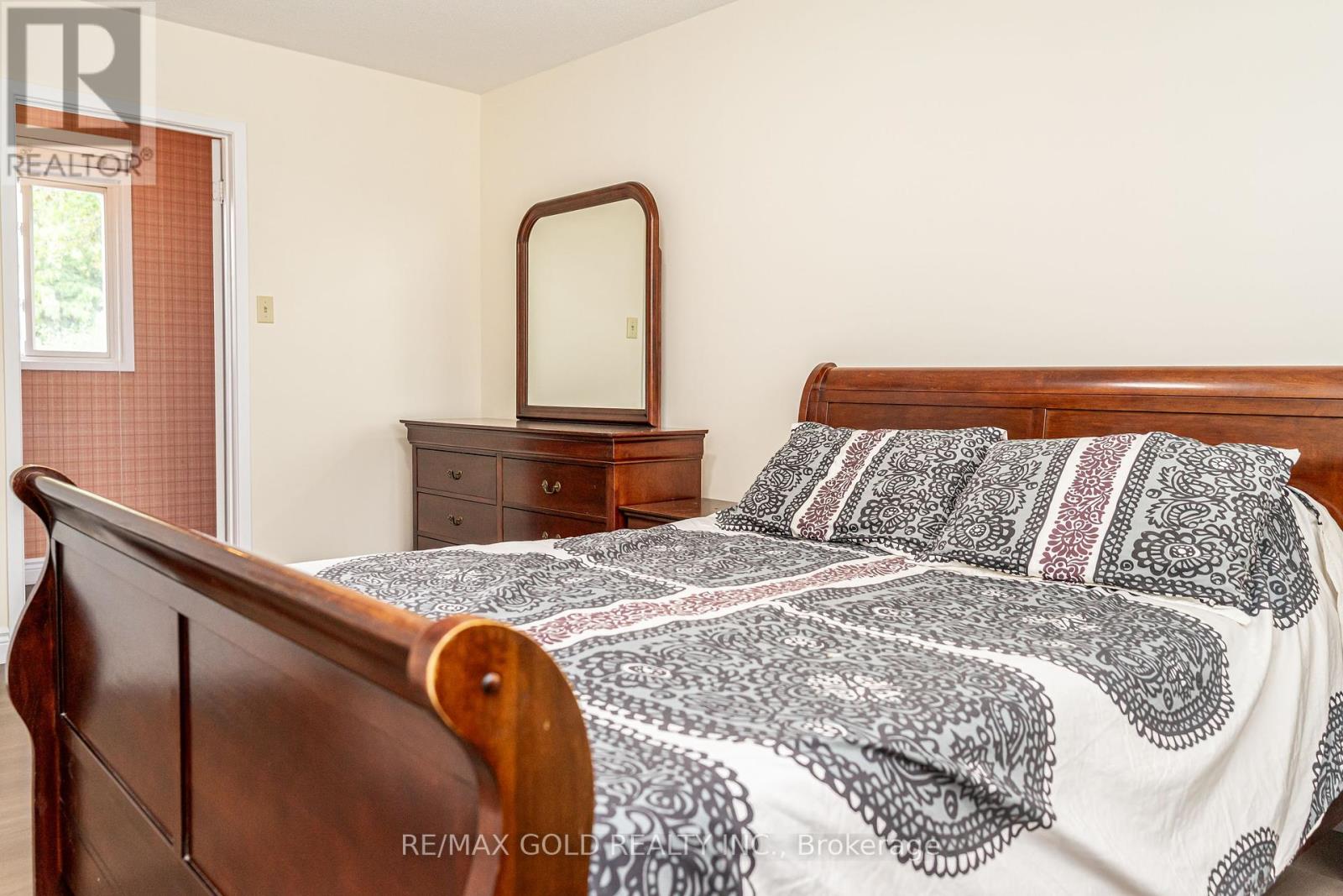 12 Lorraine Crescent, Brampton, Ontario  L6S 2R7 - Photo 24 - W12428209