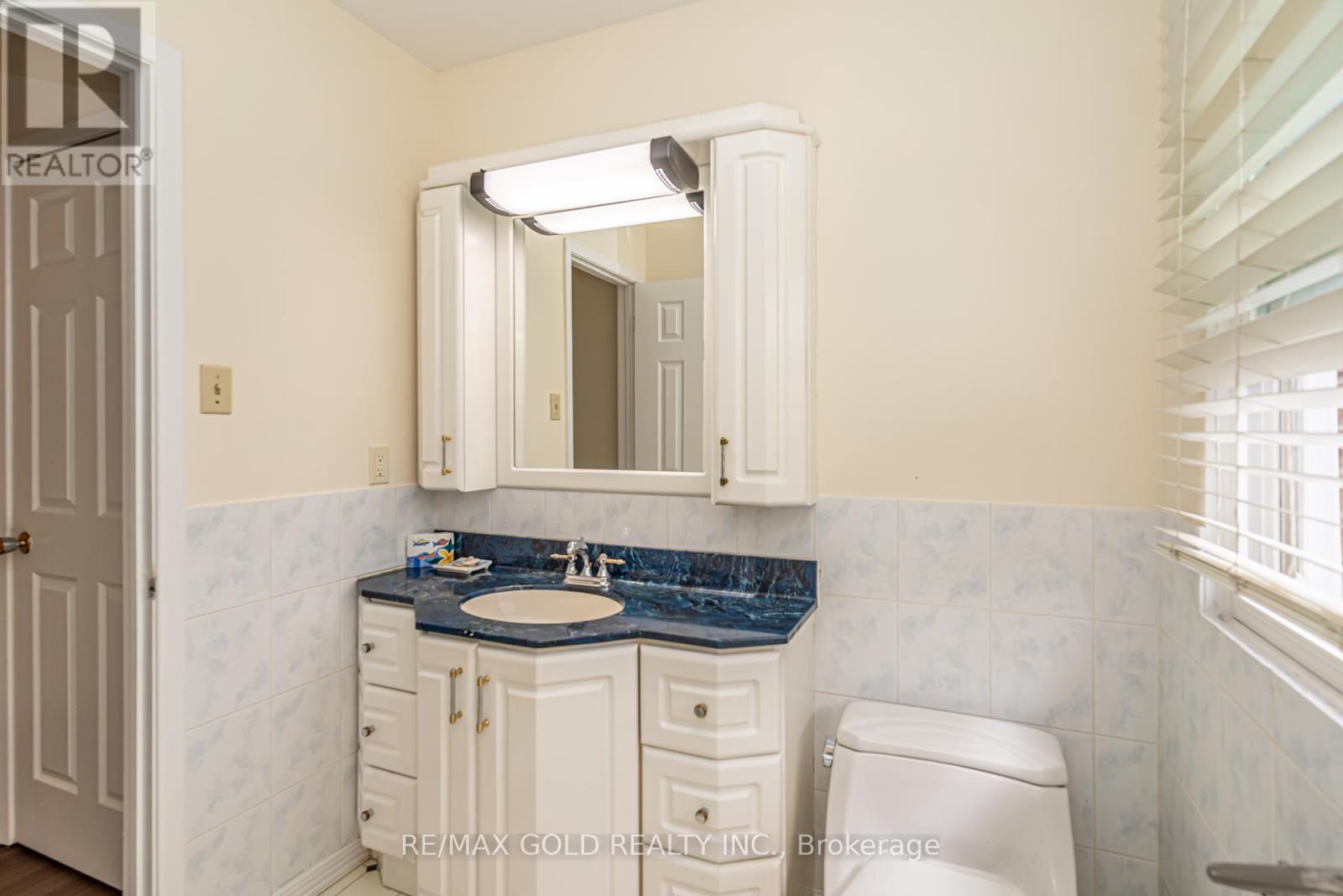 12 Lorraine Crescent, Brampton, Ontario  L6S 2R7 - Photo 26 - W12428209