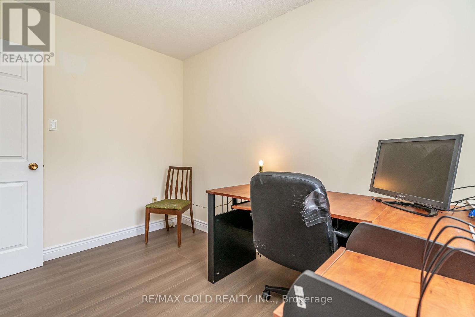 12 Lorraine Crescent, Brampton, Ontario  L6S 2R7 - Photo 32 - W12428209