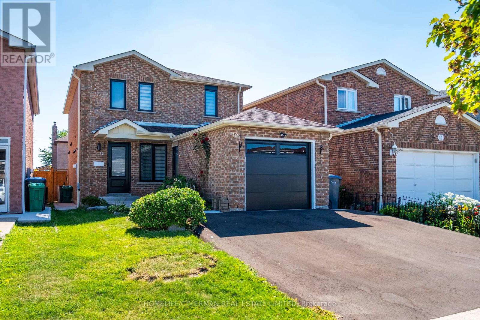 39 Stanwell Drive, Brampton, Ontario  L6Z 3Y8 - Photo 1 - W12428212