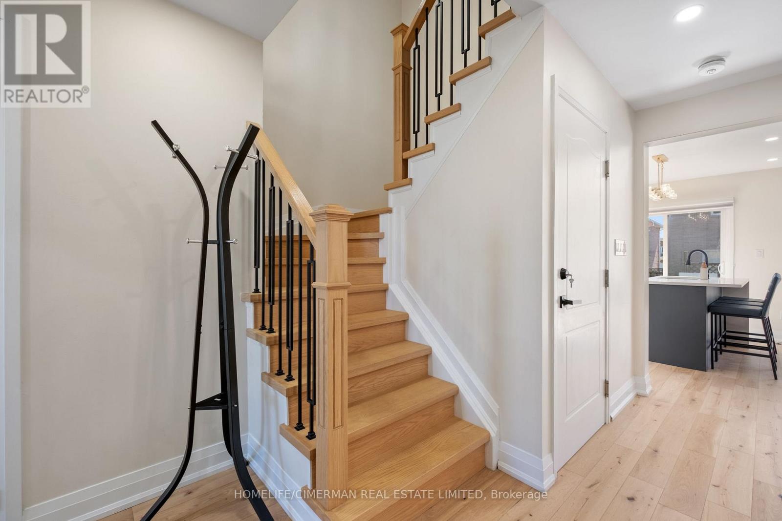 39 Stanwell Drive, Brampton, Ontario  L6Z 3Y8 - Photo 11 - W12428212