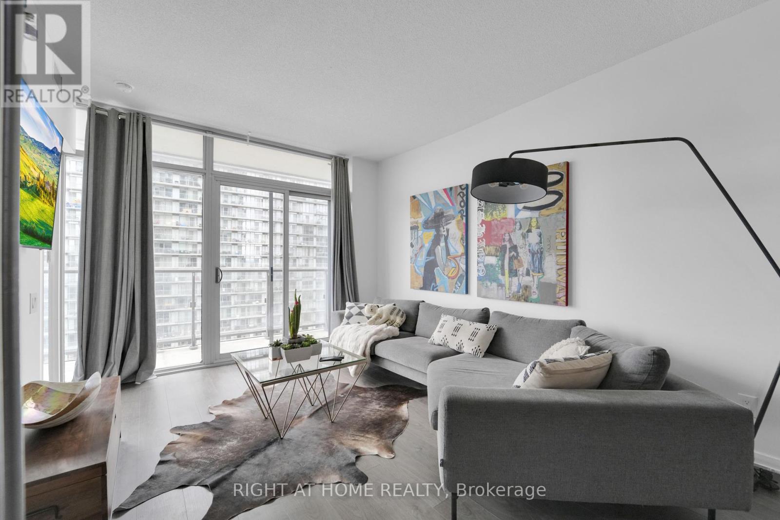 1414 - 105 The Queensway, Toronto, Ontario  M6S 5B5 - Photo 2 - W12428224