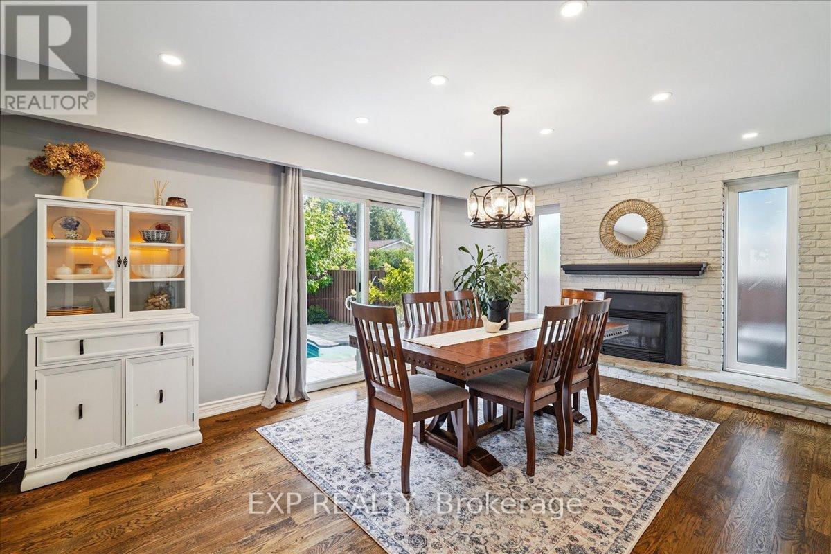 1923 Steepbank Crescent, Mississauga, Ontario  L4X 1T9 - Photo 12 - W12428232