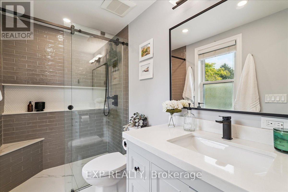 1923 Steepbank Crescent, Mississauga, Ontario  L4X 1T9 - Photo 26 - W12428232