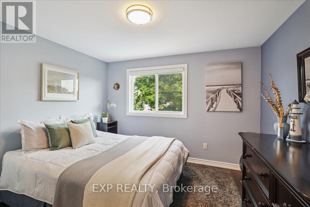 1923 Steepbank Crescent, Mississauga, Ontario  L4X 1T9 - Photo 27 - W12428232