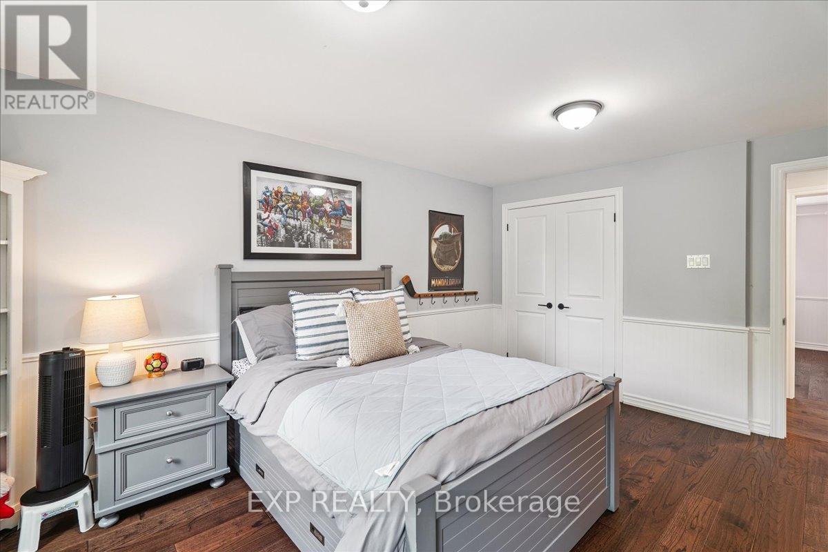 1923 Steepbank Crescent, Mississauga, Ontario  L4X 1T9 - Photo 31 - W12428232