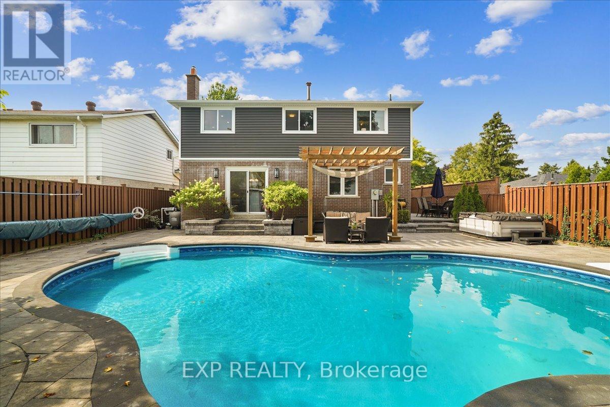 1923 Steepbank Crescent, Mississauga, Ontario  L4X 1T9 - Photo 40 - W12428232