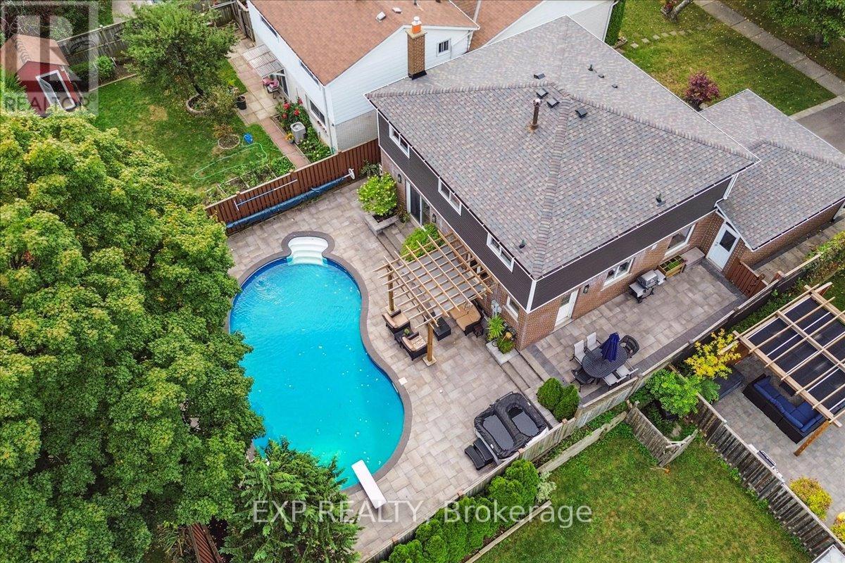 1923 Steepbank Crescent, Mississauga, Ontario  L4X 1T9 - Photo 44 - W12428232