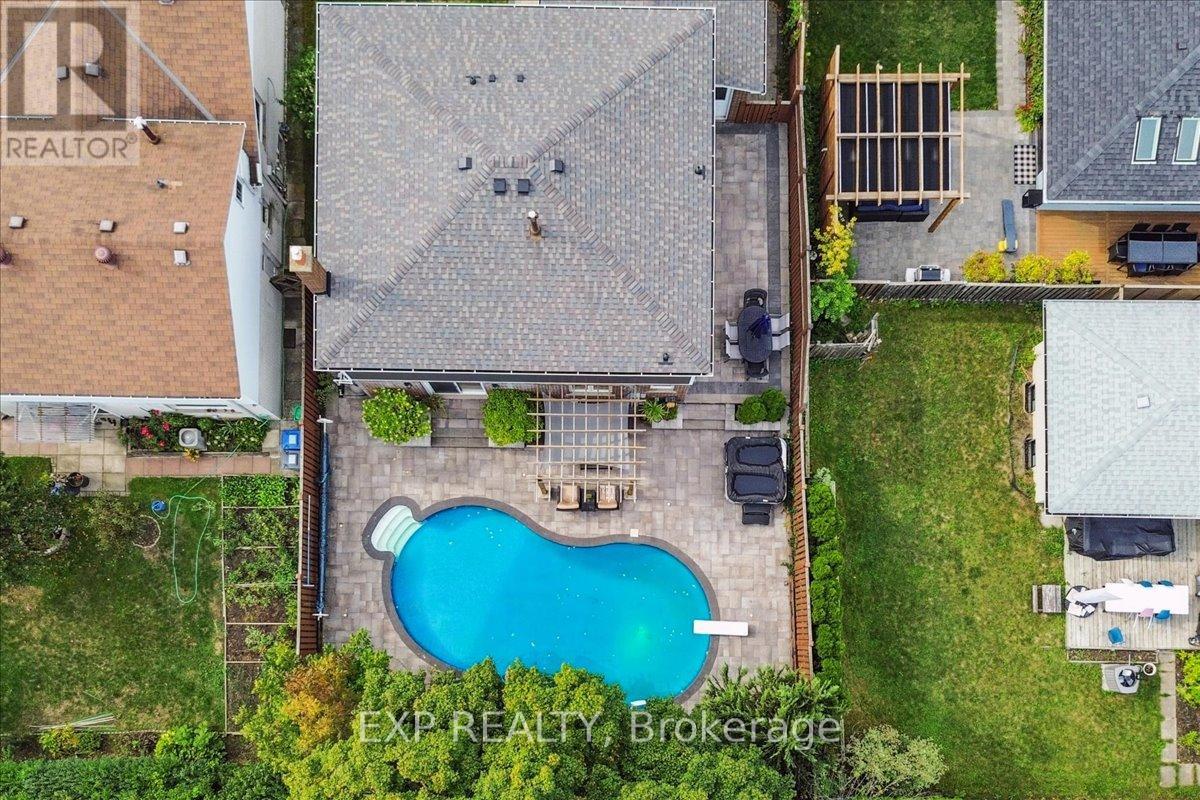1923 Steepbank Crescent, Mississauga, Ontario  L4X 1T9 - Photo 45 - W12428232