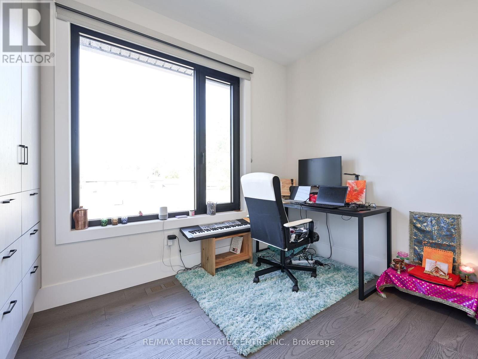 1181 Ogden Avenue, Mississauga, Ontario  L5E 2G8 - Photo 38 - W12428239