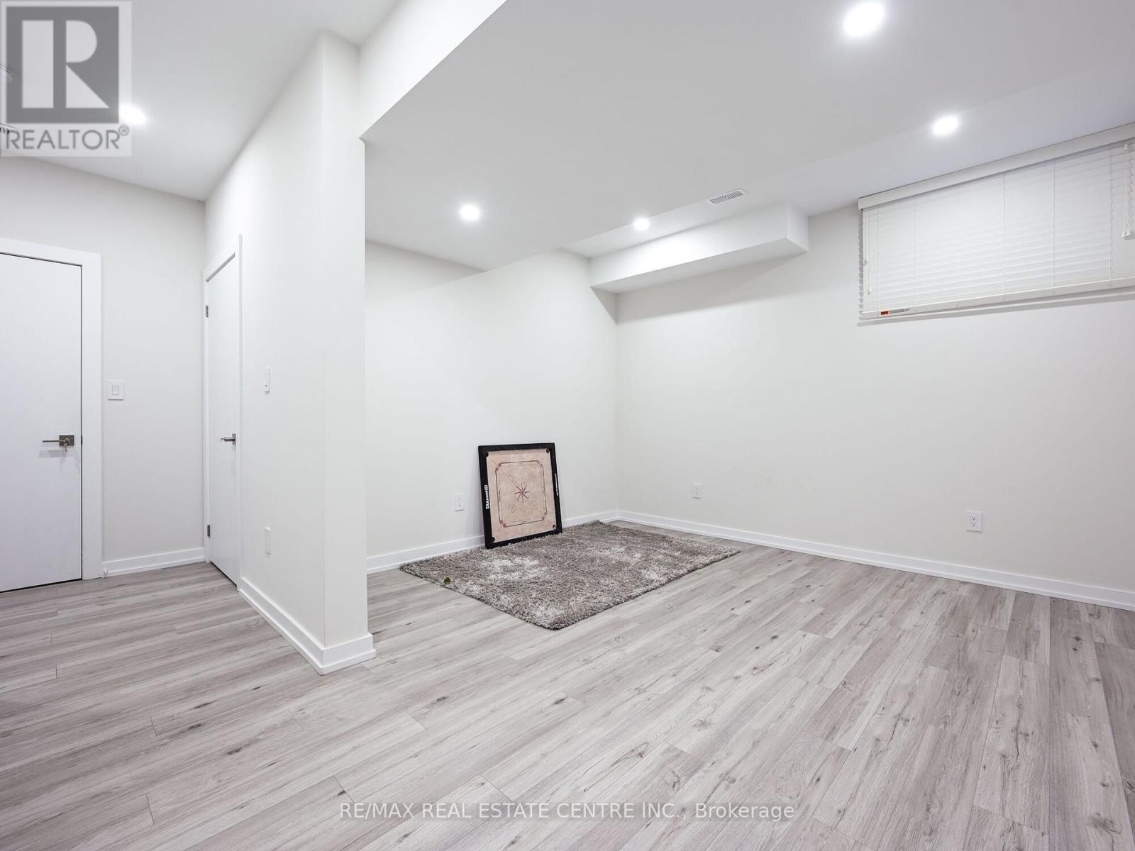 1181 Ogden Avenue, Mississauga, Ontario  L5E 2G8 - Photo 41 - W12428239