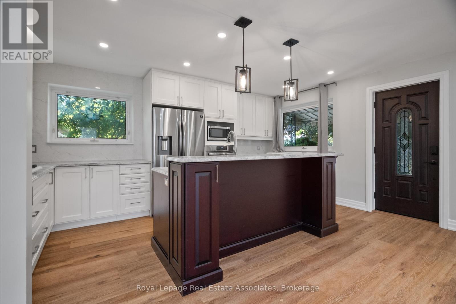 168 Tidey Avenue, Halton Hills, Ontario  L7J 1V6 - Photo 10 - W12428245