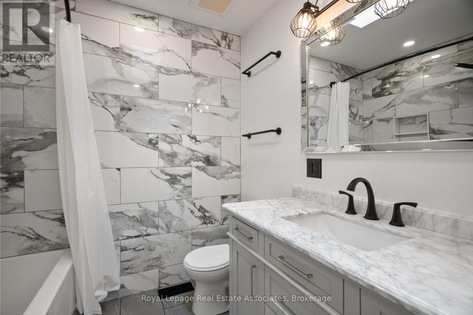 168 Tidey Avenue, Halton Hills, Ontario  L7J 1V6 - Photo 22 - W12428245