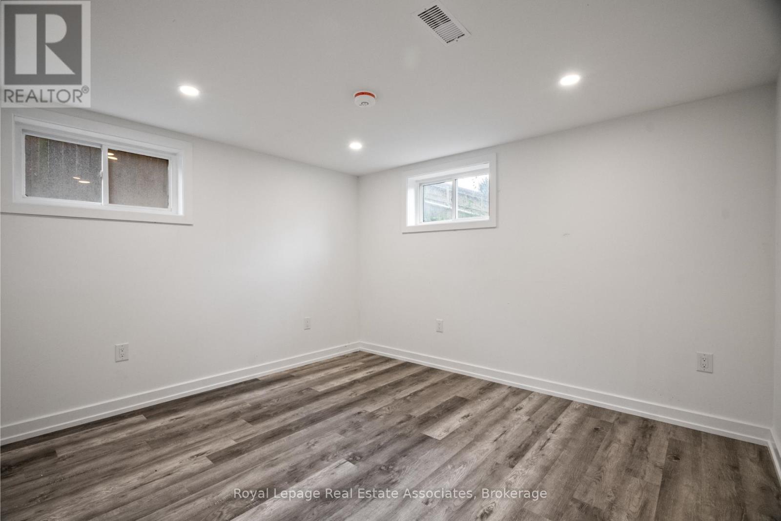 168 Tidey Avenue, Halton Hills, Ontario  L7J 1V6 - Photo 31 - W12428245